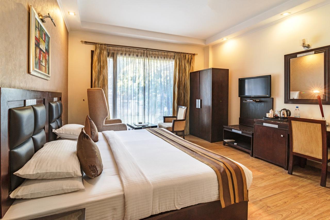 Royal Residence Mg Road 구르가온 외부 사진