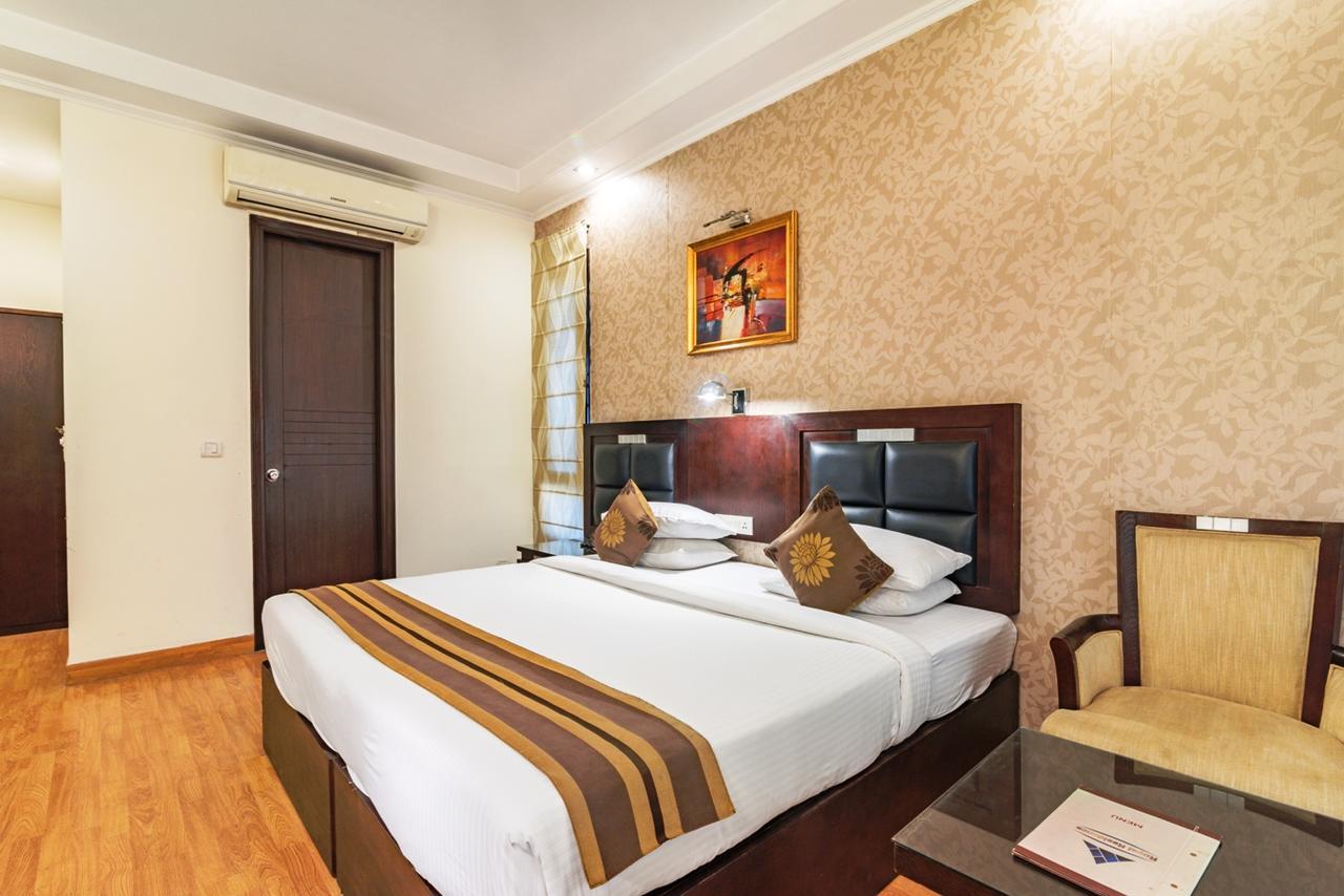Royal Residence Mg Road 구르가온 외부 사진