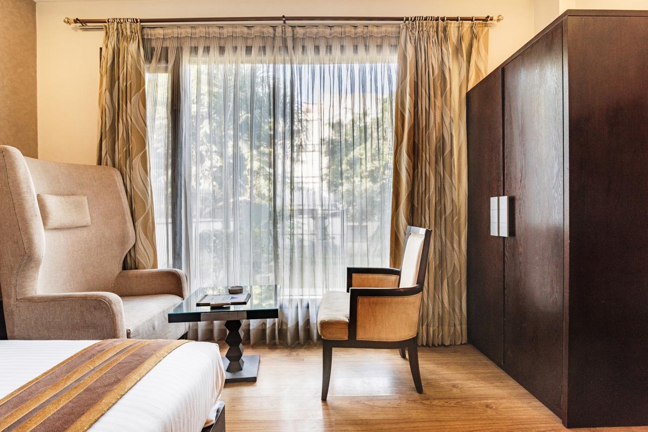 Royal Residence Mg Road 구르가온 외부 사진