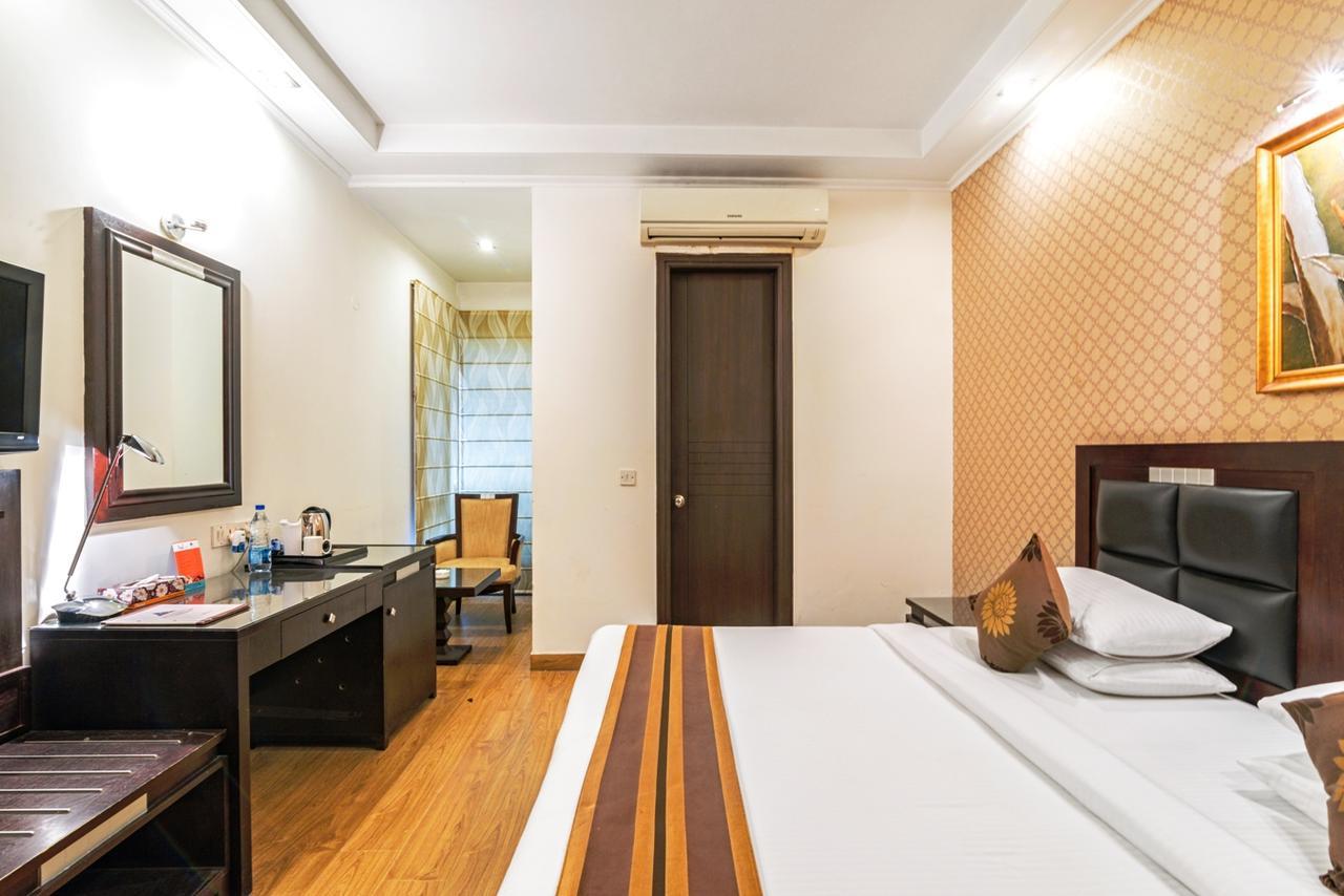 Royal Residence Mg Road 구르가온 외부 사진
